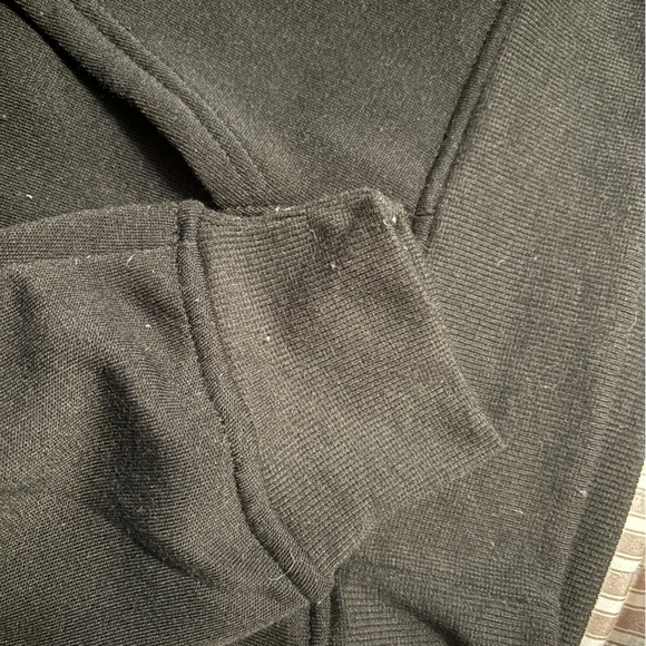 Black long sleeve zip up hoodie - Picture 4 of 8